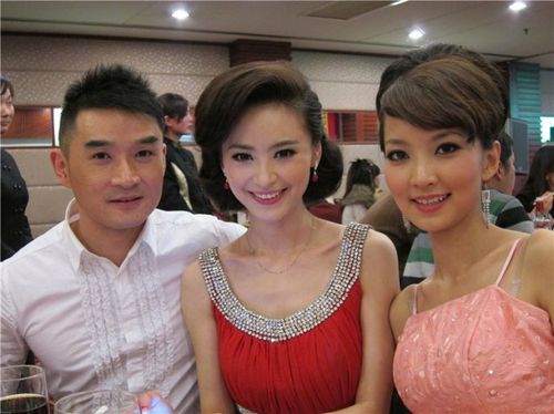 河南电视台主持人后台美丽瞬间