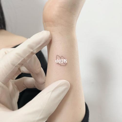 线条简洁纹身 女生超小纹身 网红ins同款