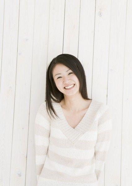 女孩灿烂的笑容图片