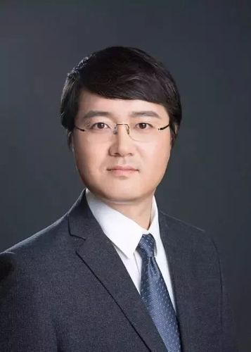 著名运动医学专家罗浩教授6月29日来郑会诊