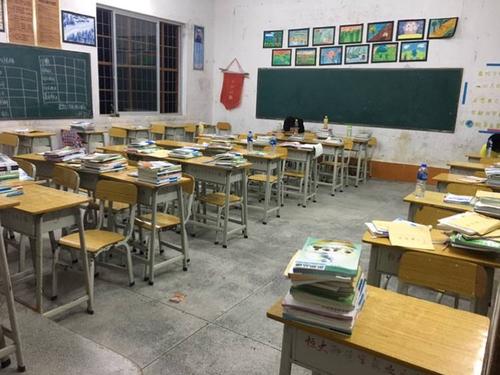 一生甘为孺子牛,三尺讲台写春秋——致这里付出青春的