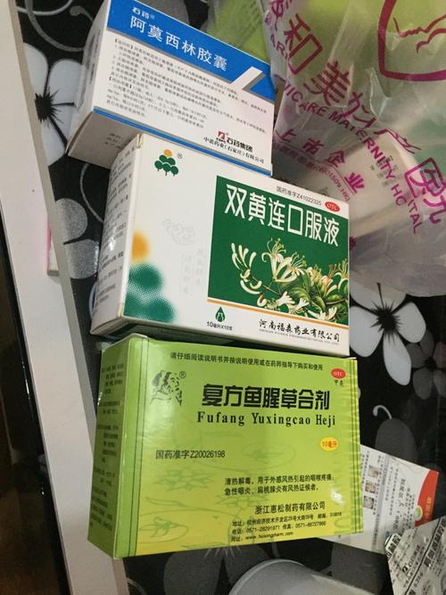 流鼻涕,喉咙痛,擦鼻涕都擦破皮了!好烦