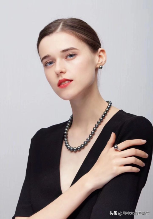 黑珍珠吊坠(黑珍珠项链价格及图片欣赏)