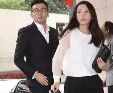 苏有朋藏12年的老婆亮相肤白貌美堪比林心如再等16年都没用