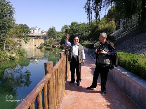 和老同学刘建军济南聚会 游览建军住处周边山山水水.