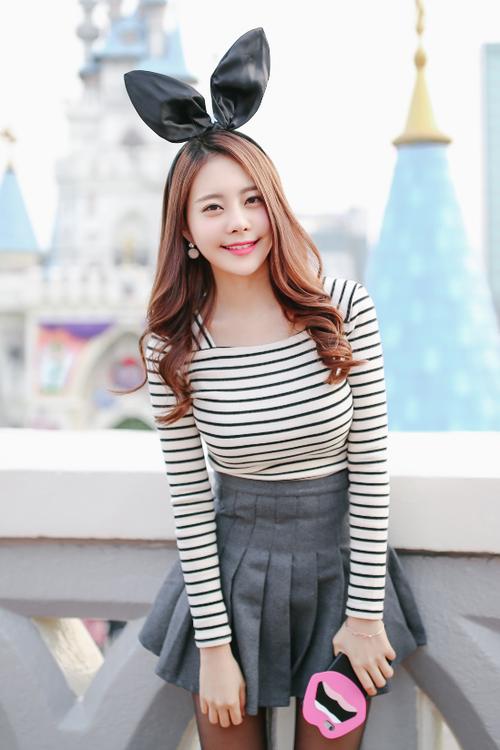 回复:【搬运】韩国女模minyoung kim 大量服装秀【minyoung吧】_百度