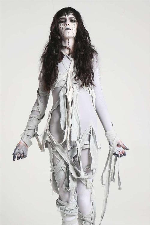 《新木乃伊》再曝特辑,木乃伊公主空降惊吓路人