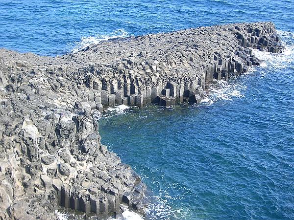 【携程攻略】济州岛柱状节理带景点,地点在中文观光园地内,村庄饭店