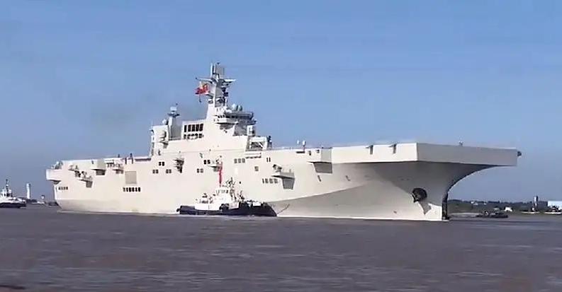 075型两栖攻击舰"方头"难看?看清两个问题,心中就"不方"了