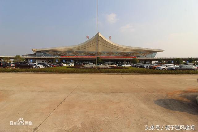 武冈机场是湖南省目前海拔最高的支线机场,距离邵阳市区120公里,武冈