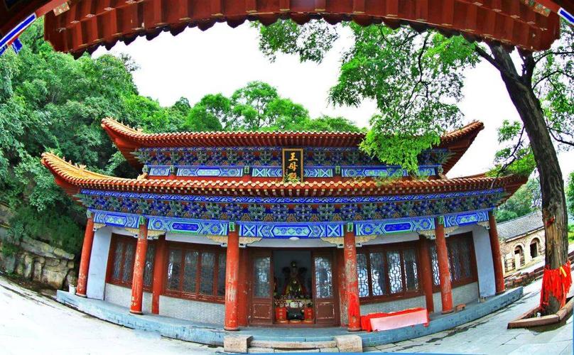 03 穿越时空·身临其境 位于王母山云顶之上的天宫,气势磅礴,仙气
