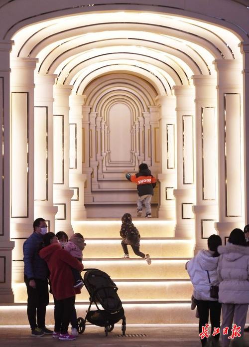 光谷法国风情街浪漫启幕丨图集