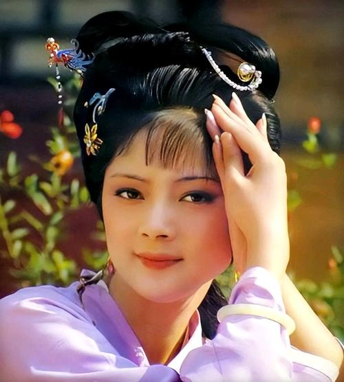 八七版红楼梦薛宝钗剧照