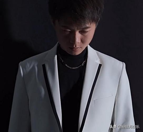 网红许华升公司裁员,人气下跌兄弟各奔东西,转型开工厂做实业?