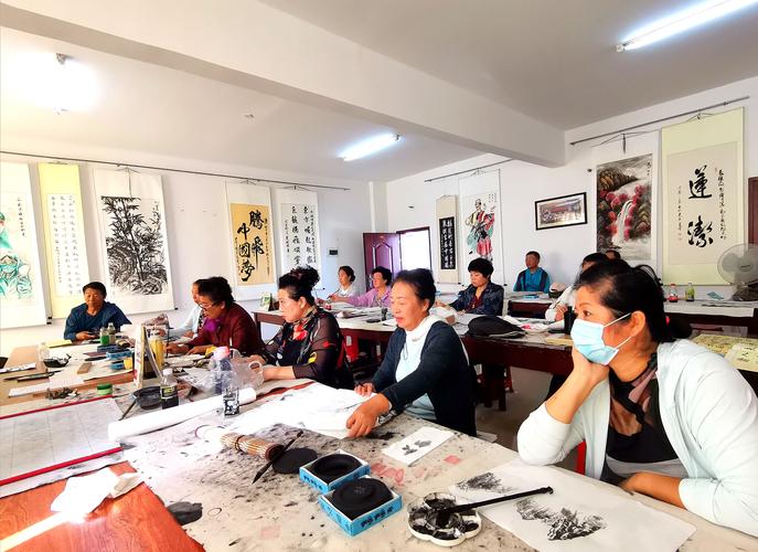 东方市冬季老年书法,绘画学习班分别开班