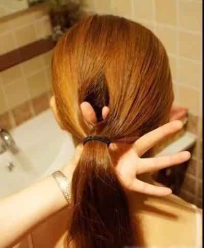 头发这么扎,只要1分钟,过年美得人家都不认识你!