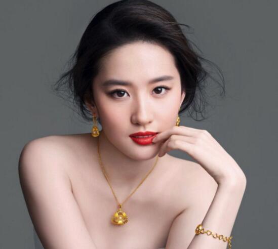最终,中国演员刘亦菲脱颖而出,获得了该角色.