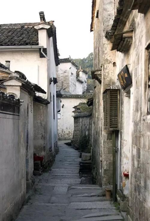 实例⑧作品实例⑨作品实例⑩◆徽派建筑风景速写作品赏析▼请先别走