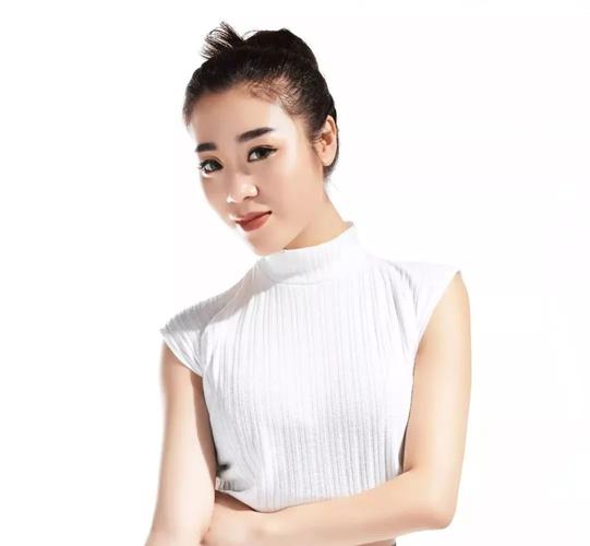 惊喜丨高能看点星光大道评委李莎莎亲临金融塔沉浸式发布会献唱