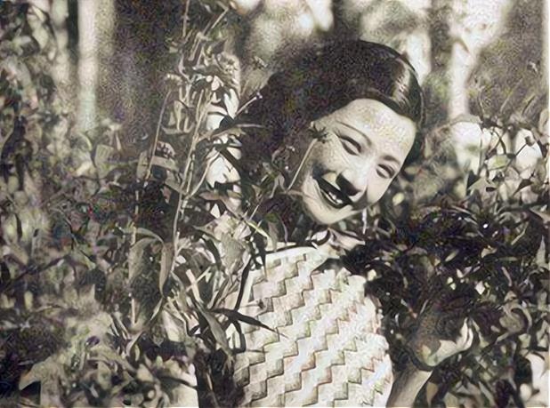 民国著名交际花,爱上花花公子,怀孕后遭抛弃,生下一女