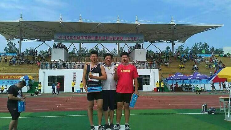 新乡市第二中学田径队再创佳绩