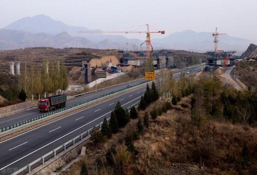 中国十大最长公路 中国高速公路长度排名 中国最长的国道盘点