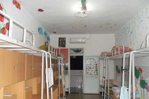 泸州工业技工学校宿舍条件,食堂环境