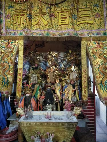  p>南靖三官大帝位于福建省漳州市南靖县山城镇大庙口关圣帝君庙斜