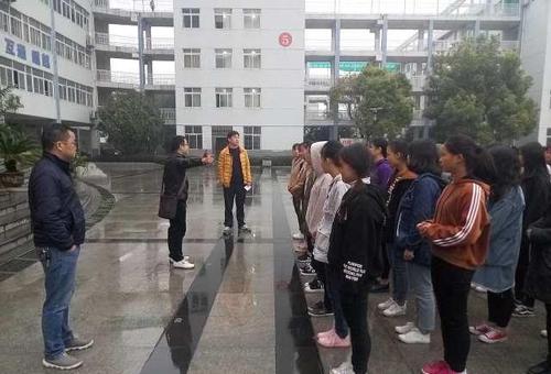 应城二中2017年校园文化艺术节暨冬季田径运动会