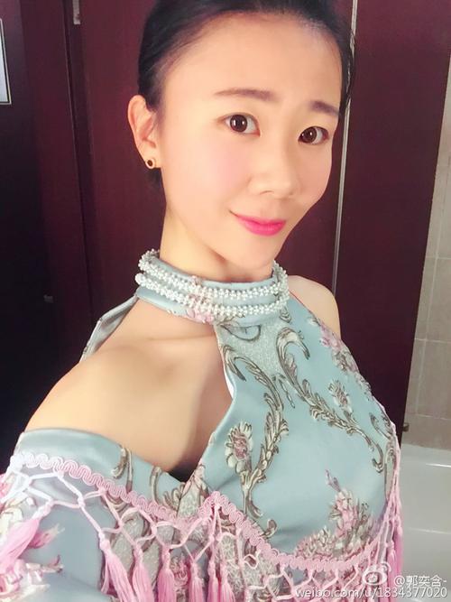 短道世界杯晚宴中国美女郭奕含惊艳_高清图集_新浪网