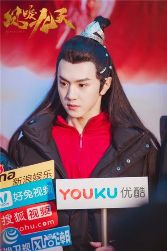 《凤唳九天》开放媒体探班 陈哲远李墨之互爆"糗"事爆笑不断