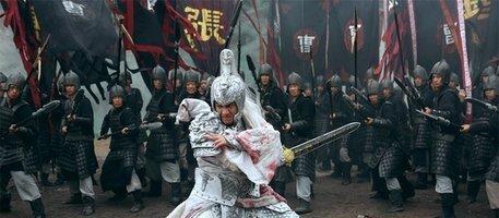四十一回,赵云单骑救主,拼了老命来保护阿斗.