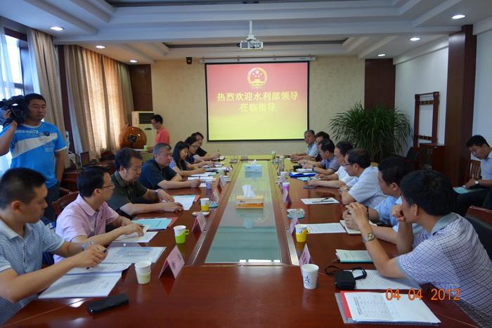 中心第八党支部赴河北省海兴县调研