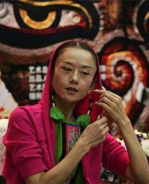 杨丽萍被曝p图太狠, 素颜照吓坏网友, 这才是真实的60
