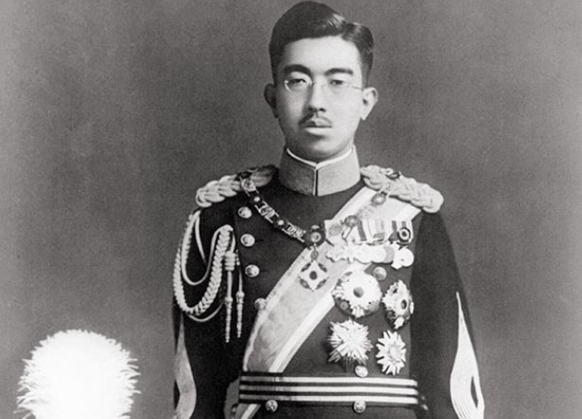 本就如此还是他人的傀儡?全面解读:裕仁天皇的"傀儡"一生