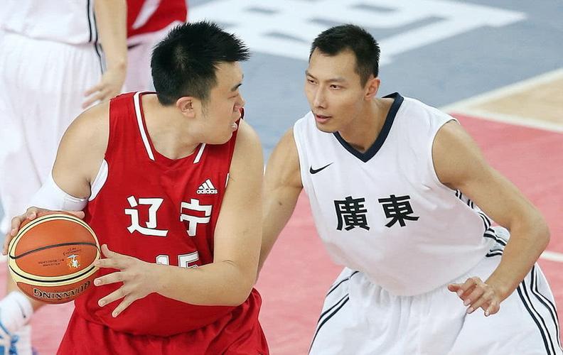 cba若真全华班开战 韩德君与周琦谁能撼动易建联?