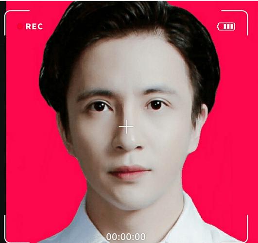 薛之谦5张证件照,前面四张"假正经",最后一张笑得很"魔性"