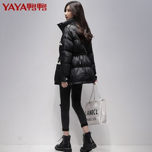 2020年羽绒服流行女款,2020年新款羽绒服女款 鸭鸭2020年新款羽绒服女中长款小香风肌理小熊挂包名媛小个子外套