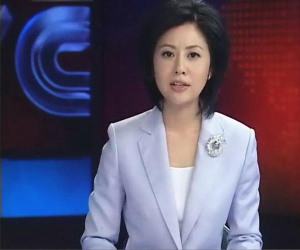 周瑛锋图片 央视主持人周瑛锋图片