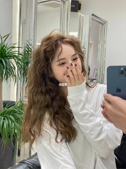 女生一定要体验的发型 浪漫法式蛋卷_发型_法式风格_发色_烫发_浪漫