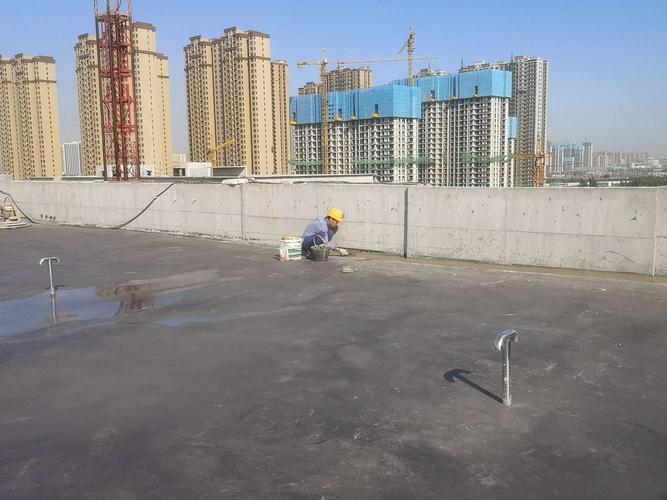 东教学楼屋面抹八字