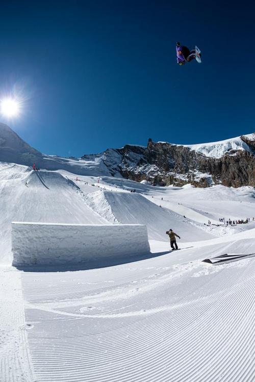 苏翊鸣黑马成色愈浓 单板滑雪内转1980全球第一人