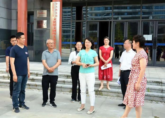 5月8日下午,市委副书记朱汉琴率队督导凯里市全国文明城市创建及书香