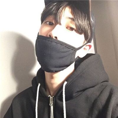 非主流头像2019男生冷酷帅气口罩图片 这般微笑总会适可而止