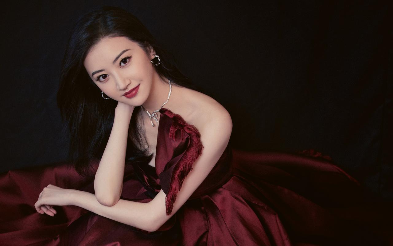 景甜礼服性感高清桌面壁纸