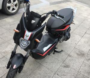 雅迪x战警6代电动车自行车豪华发烧型迷你成人踏板车电动摩托车