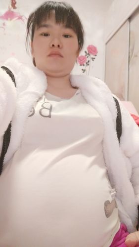 刚怀孕29周肚子大不大人家说我肚子很小