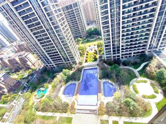 新出赛丽绿城慧园出租3房看房精装修拎包入住价格相当实惠