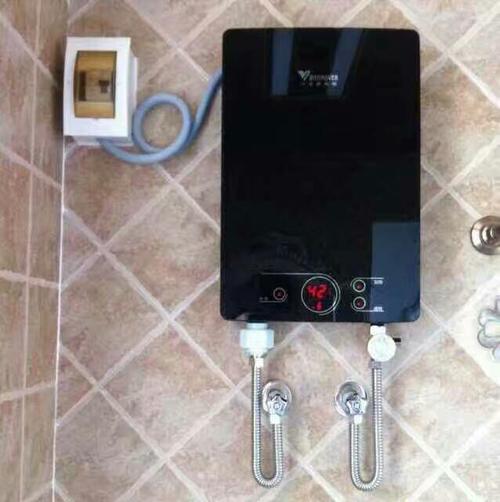 免费为顾客清理热水器,及维修,汉诺威热水器以旧换新活动己启动,致电