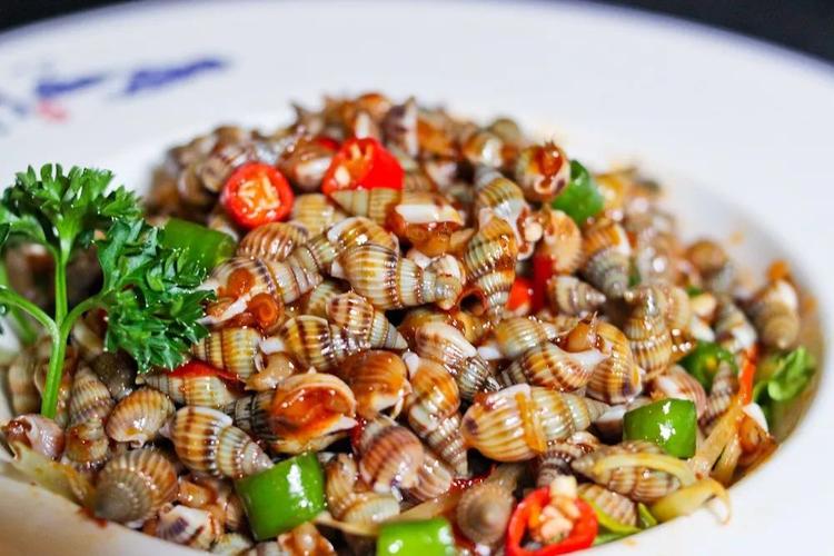 喝酒的时候吃上一盘海螺丝非常过瘾